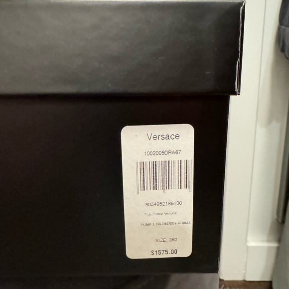 Versace Medusa Aevitas Platform Pump - Picture 12 of 14